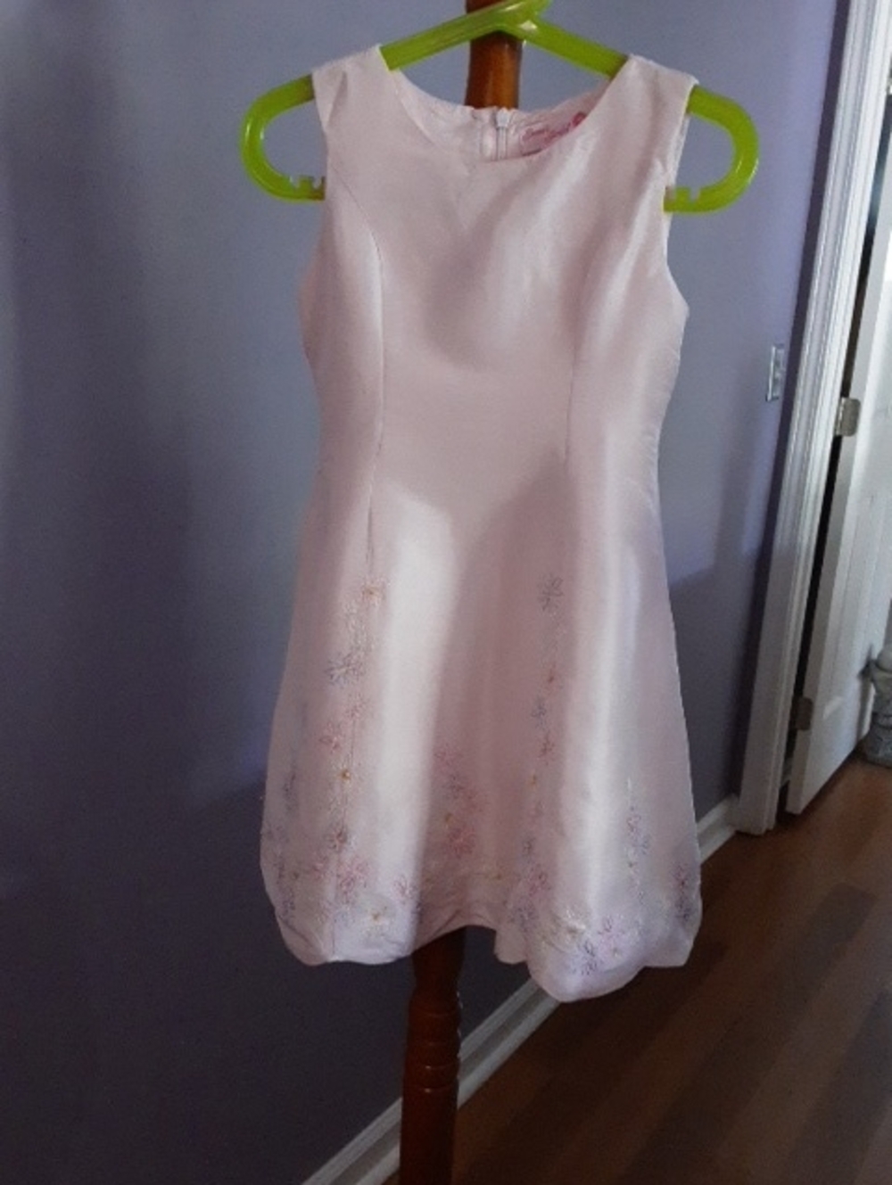 Girls' Light Pink Embroidered Flowers Dress Size 5.